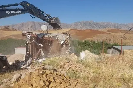 آزادسازی ۲۷۰۰ مترمربع از اراضی کشاورزی در خرم‌آباد